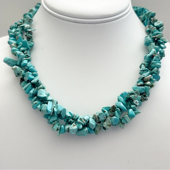 Vintage Triple Strand Turquoise Chip Torsade Necklace - Picture 3 of 9